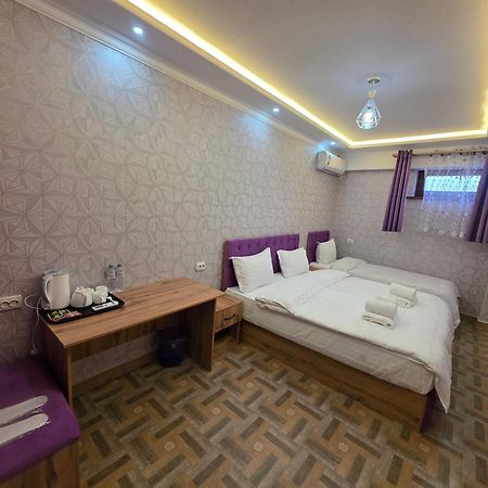 Samarkand Imron Hotel ภายนอก รูปภาพ