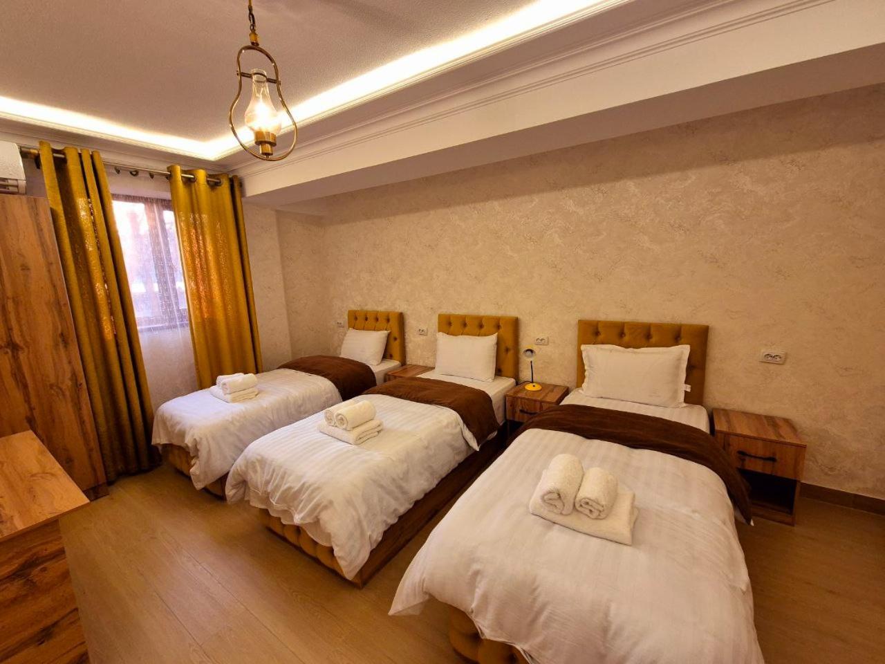 Samarkand Imron Hotel ภายนอก รูปภาพ