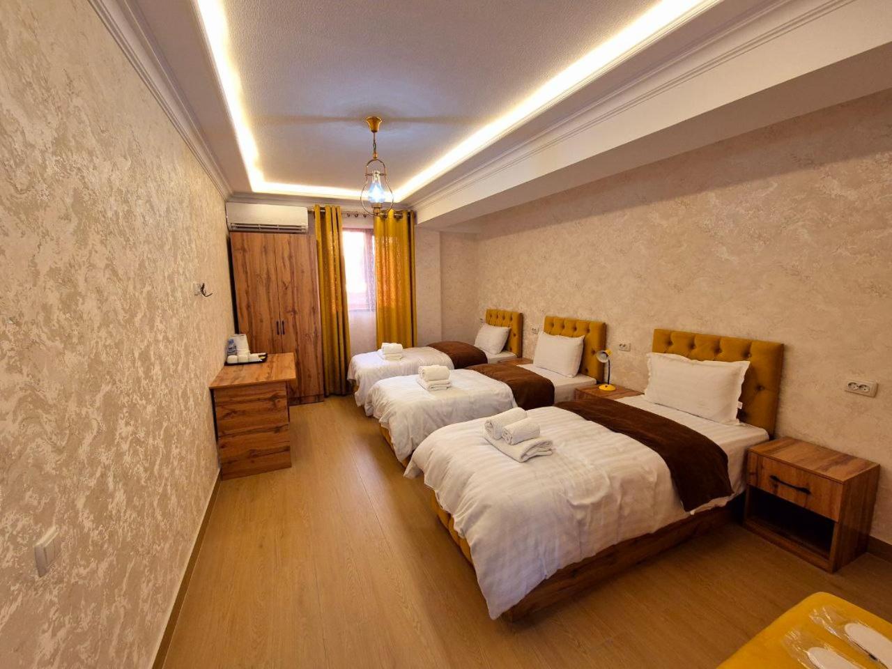 Samarkand Imron Hotel ภายนอก รูปภาพ