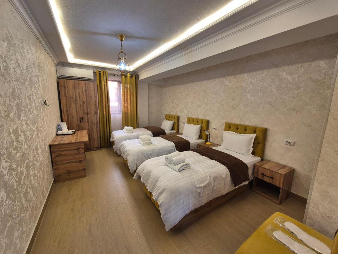 Samarkand Imron Hotel ภายนอก รูปภาพ