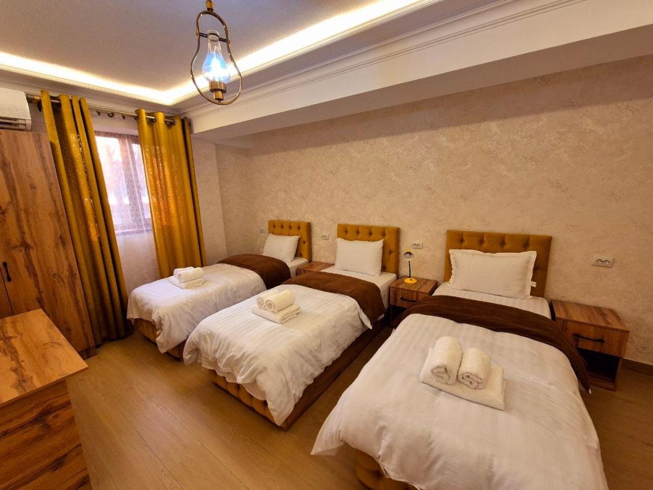 Samarkand Imron Hotel ภายนอก รูปภาพ