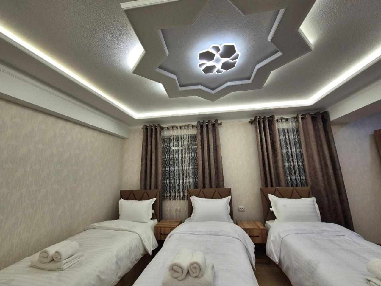 Samarkand Imron Hotel ภายนอก รูปภาพ