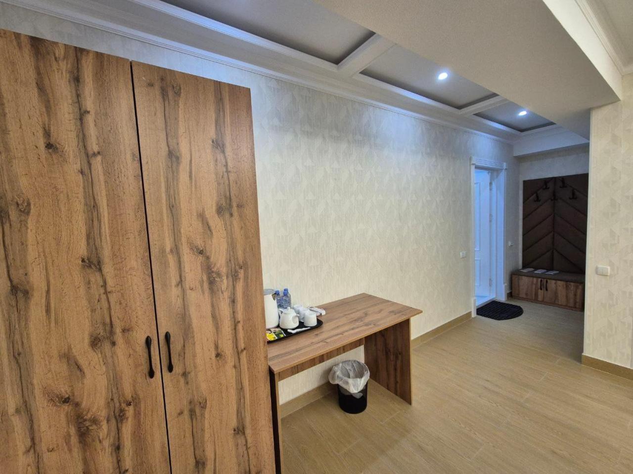 Samarkand Imron Hotel ภายนอก รูปภาพ