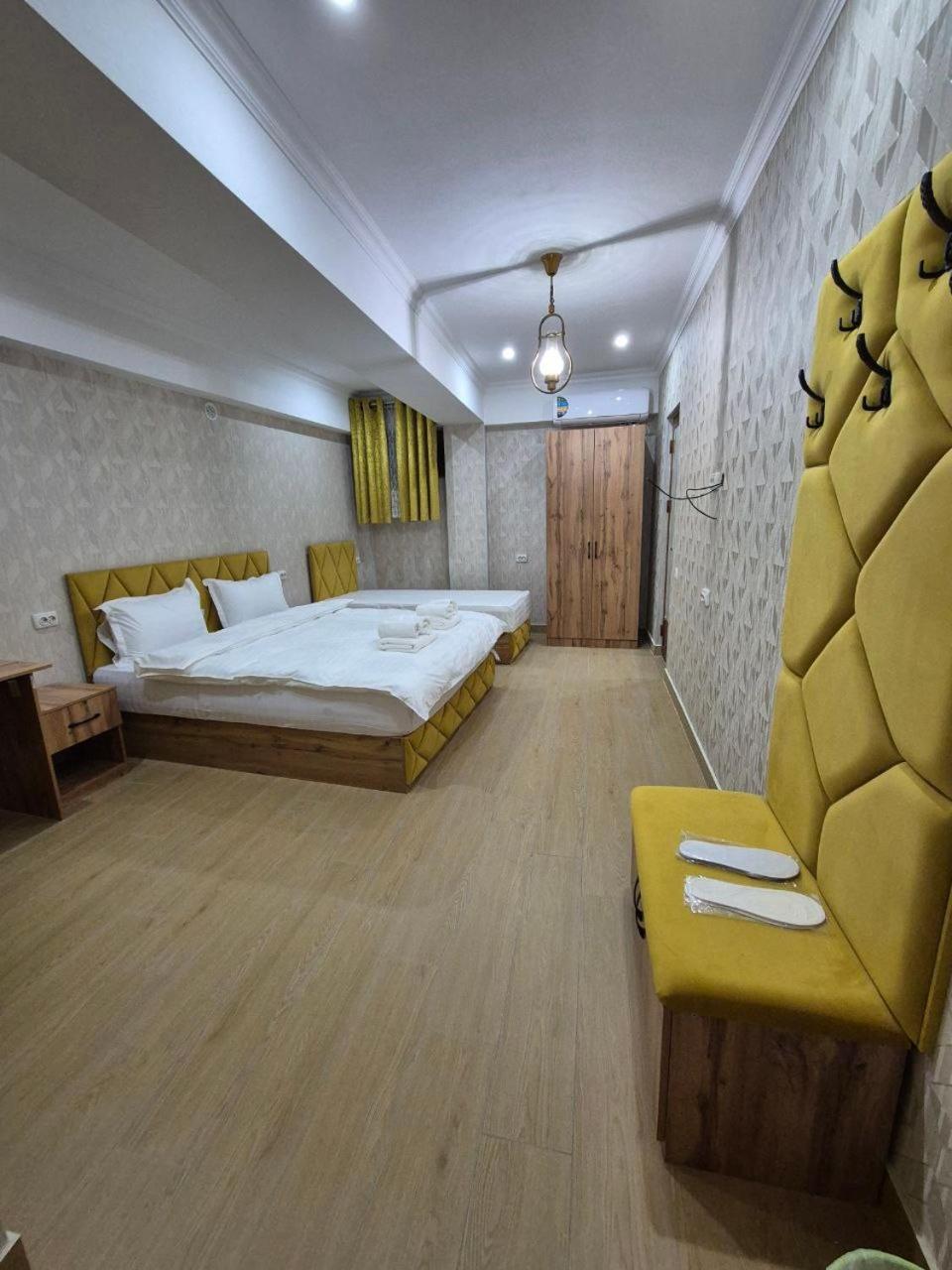 Samarkand Imron Hotel ภายนอก รูปภาพ