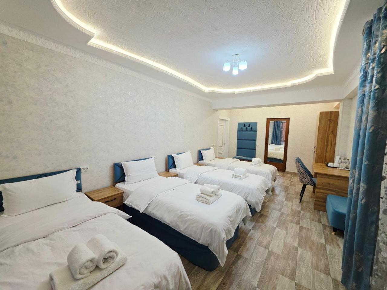 Samarkand Imron Hotel ภายนอก รูปภาพ