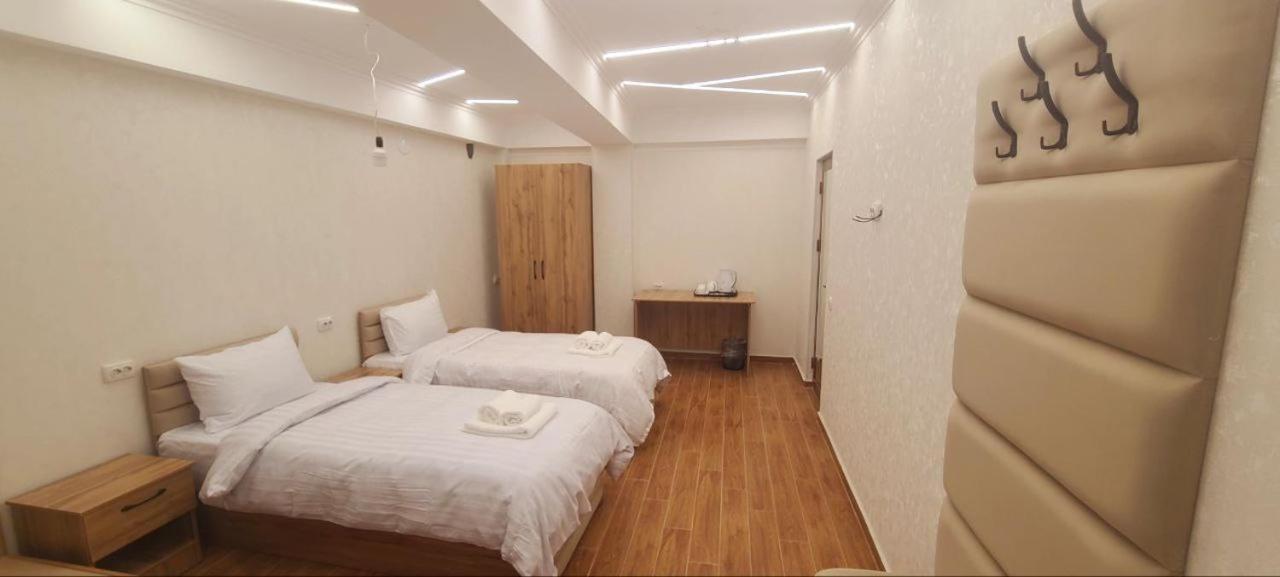 Samarkand Imron Hotel ภายนอก รูปภาพ
