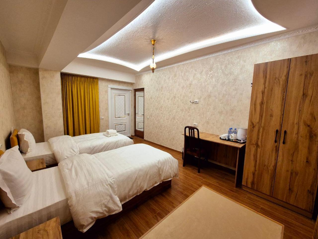 Samarkand Imron Hotel ภายนอก รูปภาพ
