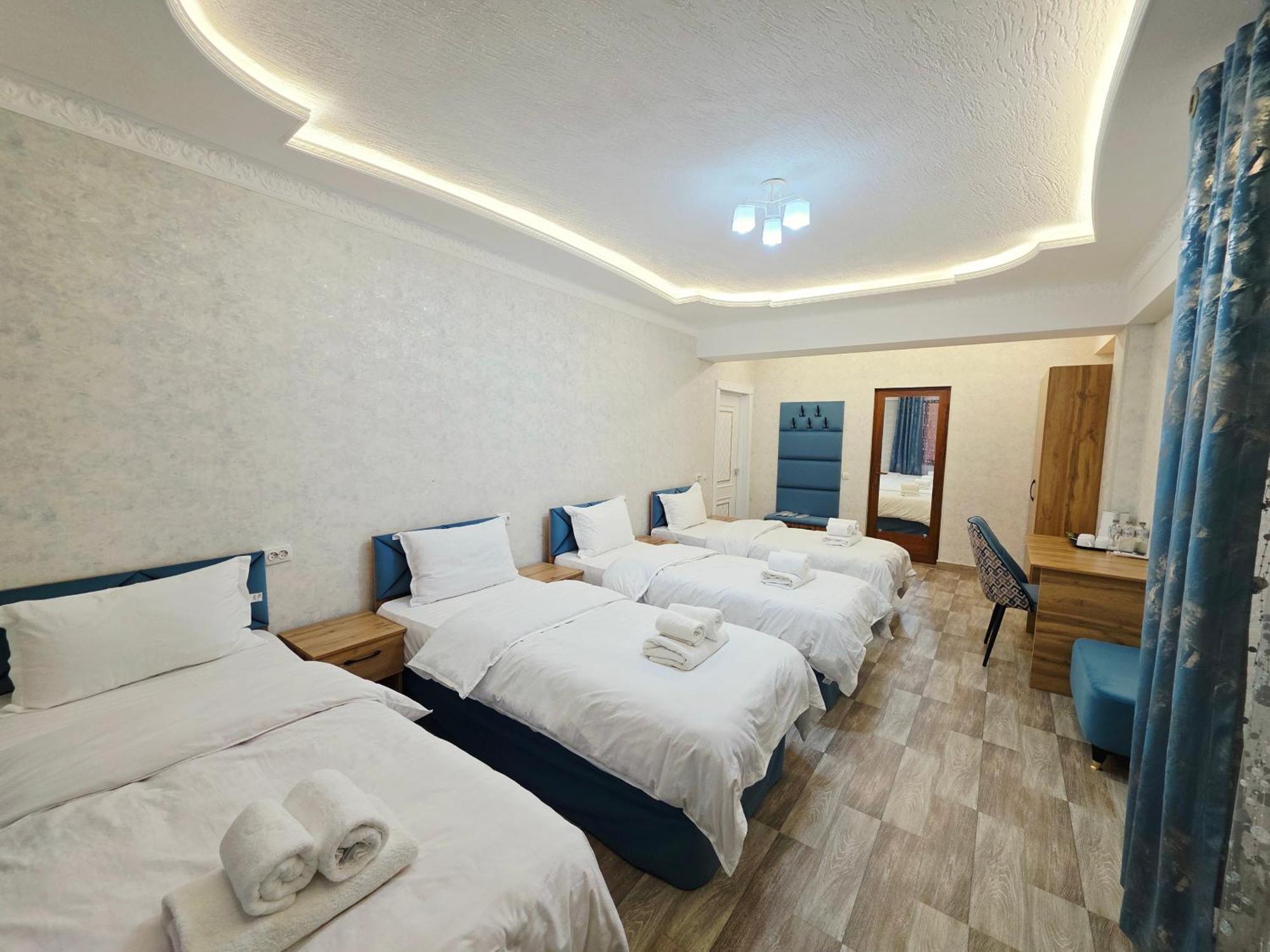 Samarkand Imron Hotel ภายนอก รูปภาพ