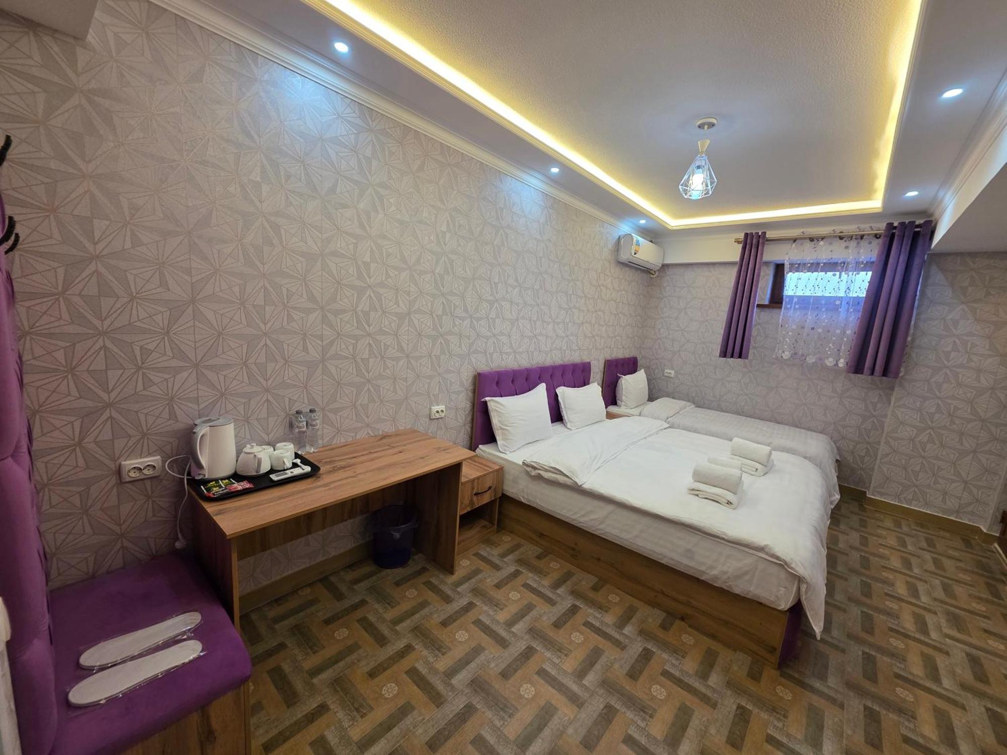 Samarkand Imron Hotel ภายนอก รูปภาพ